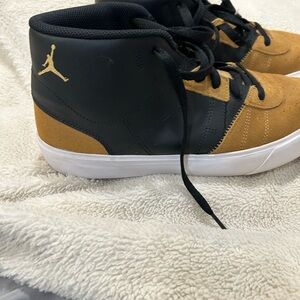 Nike Jordan Series Mid .03 elemental gold